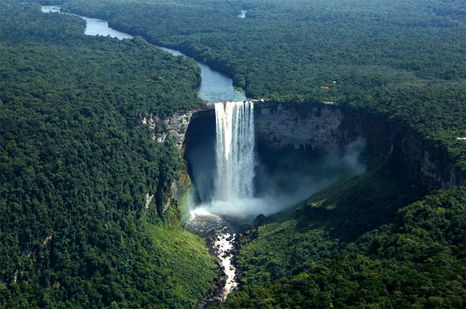 Kaieteur Falls : worlds largest drop water fall