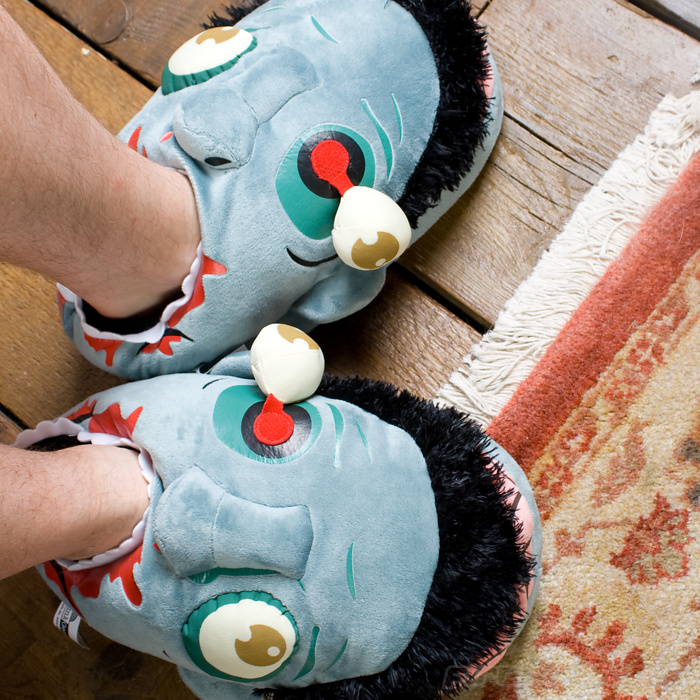  COOL ZOMBIE SLIPPERS (;;)